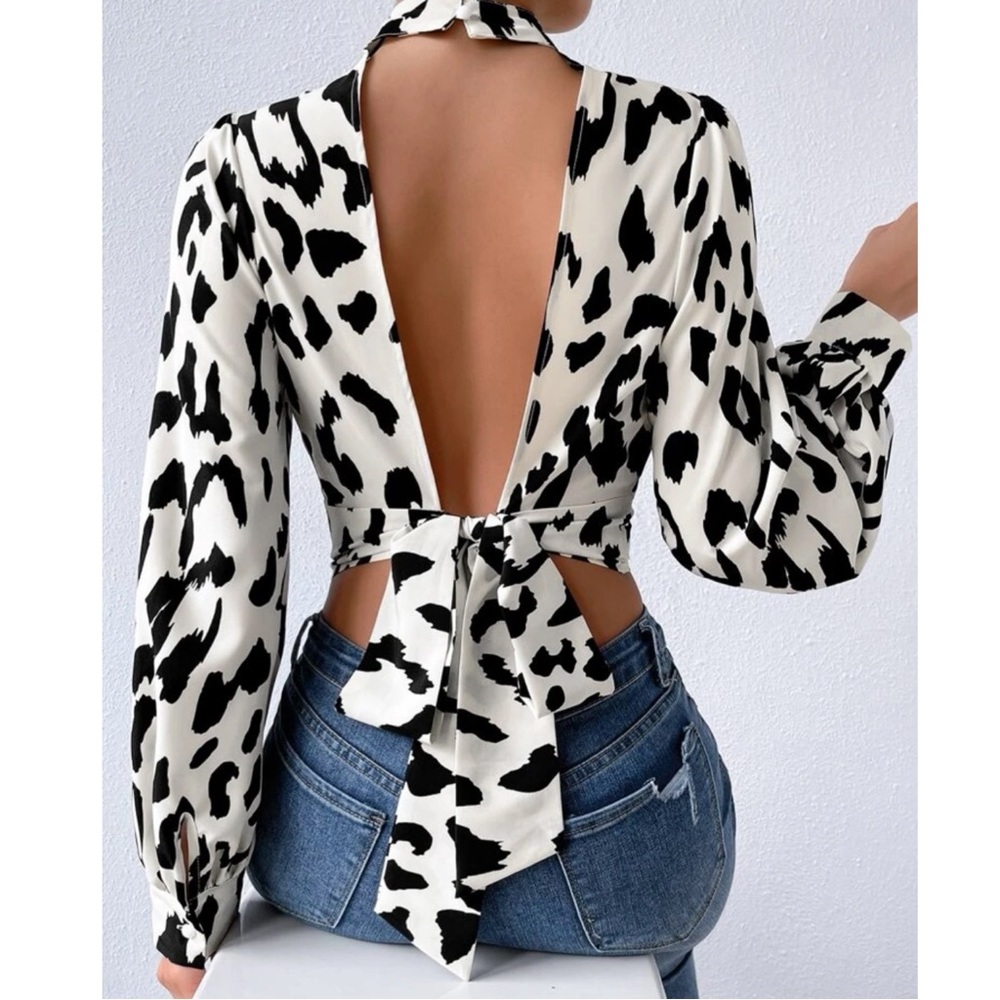 Leopard print mock neck open back crop top - Picture 1 of 5